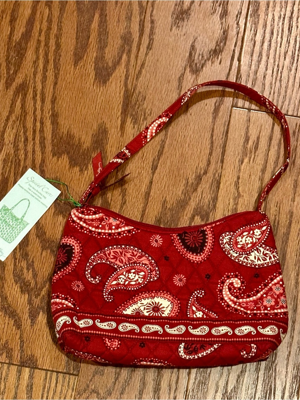 New - Quilted Red Paisley Shoulder Bag - Picture 5 of 7